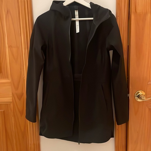 Lululemon black raincoat size 2. Beautiful jacket in perfect condition. - Picture 1 of 9